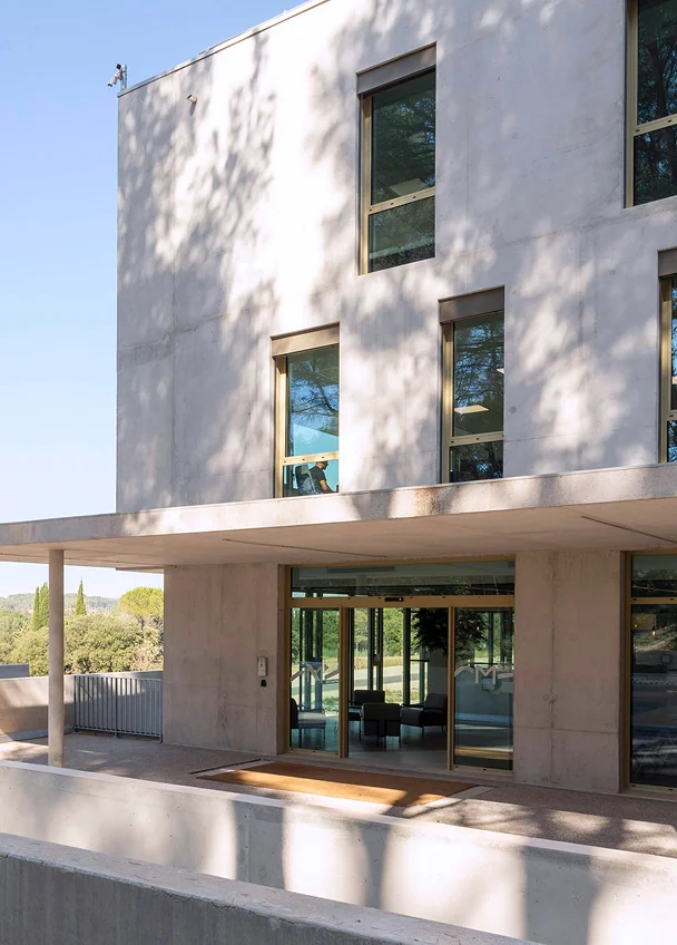 Photo de la façade du siège social de Monext