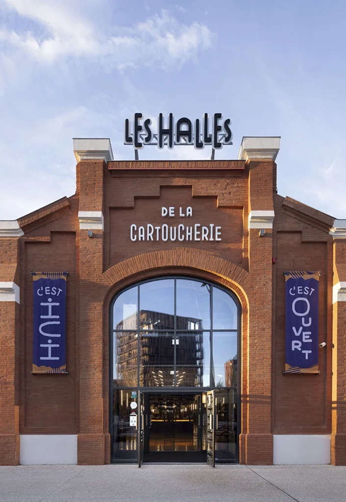 Photo de la façade des Halles de la cartoucherie