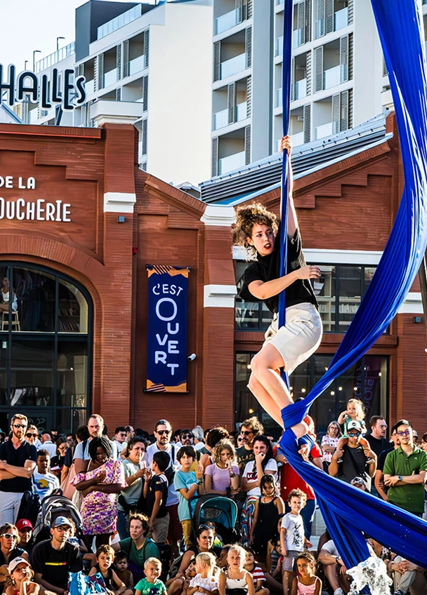 Photo de l'inauguration des Halles de la cartoucherie