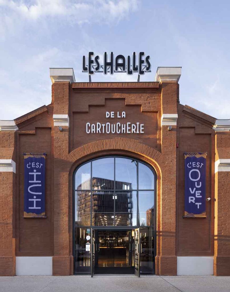 Photo de la façade des Halles de la Cartoucherie